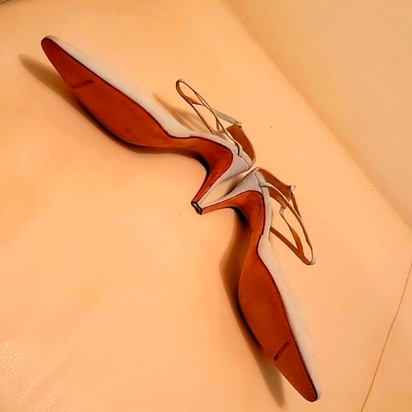 Manola Blahnik - Picture 4 of 8